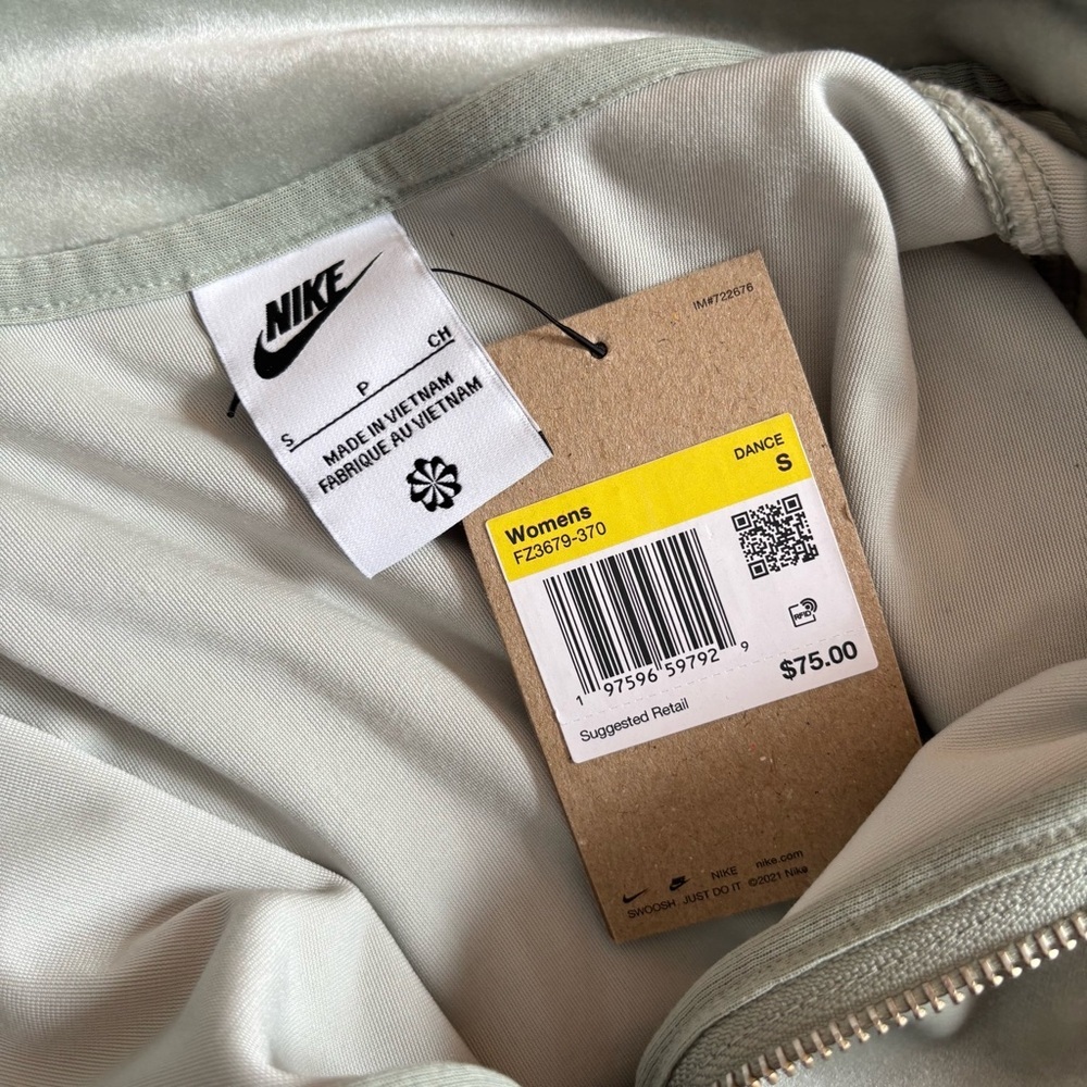 Nike NWT Cropped Velour Full-Zip Top Long Sleeve Cinch Band Velvet Green - Picture 8 of 9